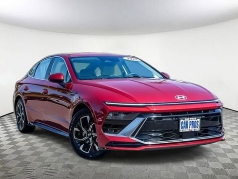 Used 2025 Hyundai Sonata SEL FWD image 3