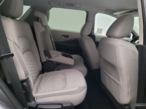 Used 2022 Nissan Pathfinder SV AWD/4WD image 19