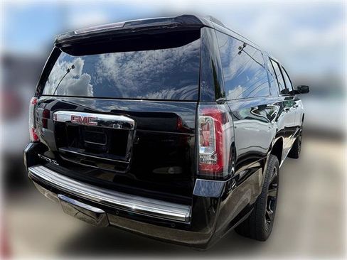 Used 2020 GMC Yukon XL Denali w/ Enhanced Security Package RWD image 6
