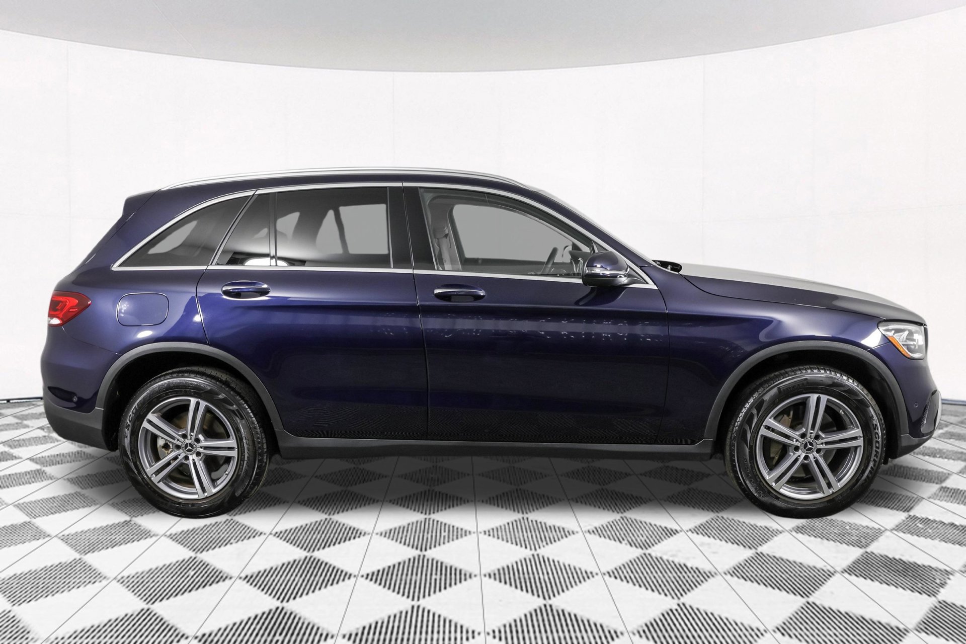 Used 2021 Mercedes-Benz GLC 300 4MATIC image 16
