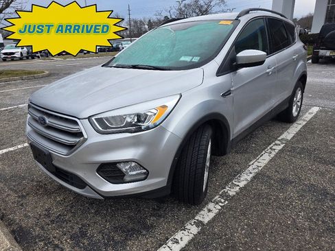 Used 2017 Ford Escape SE w/ Equipment Group 201A image 1