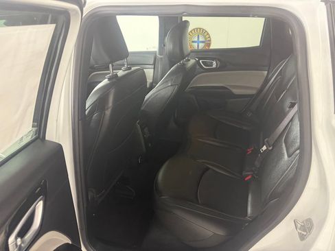 Used 2025 Jeep Compass Limited AWD/4WD image 13