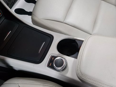 Used 2014 Mercedes-Benz CLA 250 4MATIC image 34