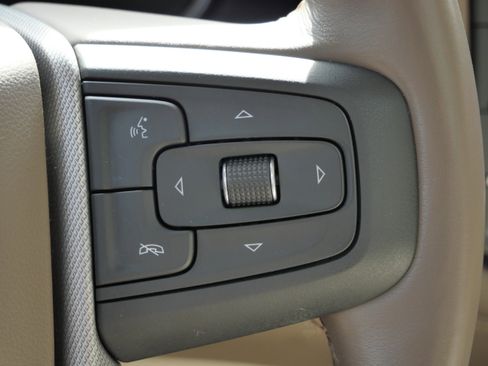 Used 2021 GMC Yukon Denali w/ Denali Premium Package image 28