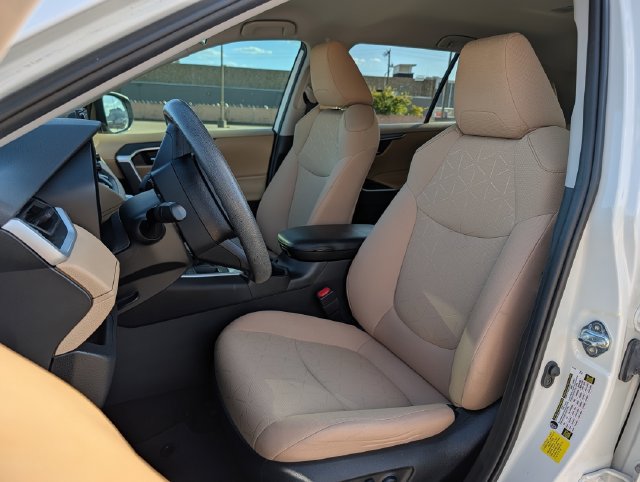 Used 2021 Toyota RAV4 XLE FWD image 23