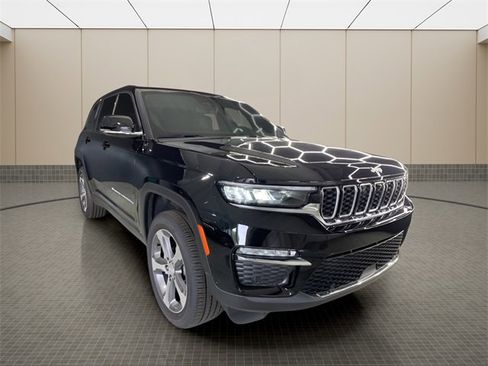 New 2025 Jeep Grand Cherokee Limited w/ Luxury Tech Group II image 7