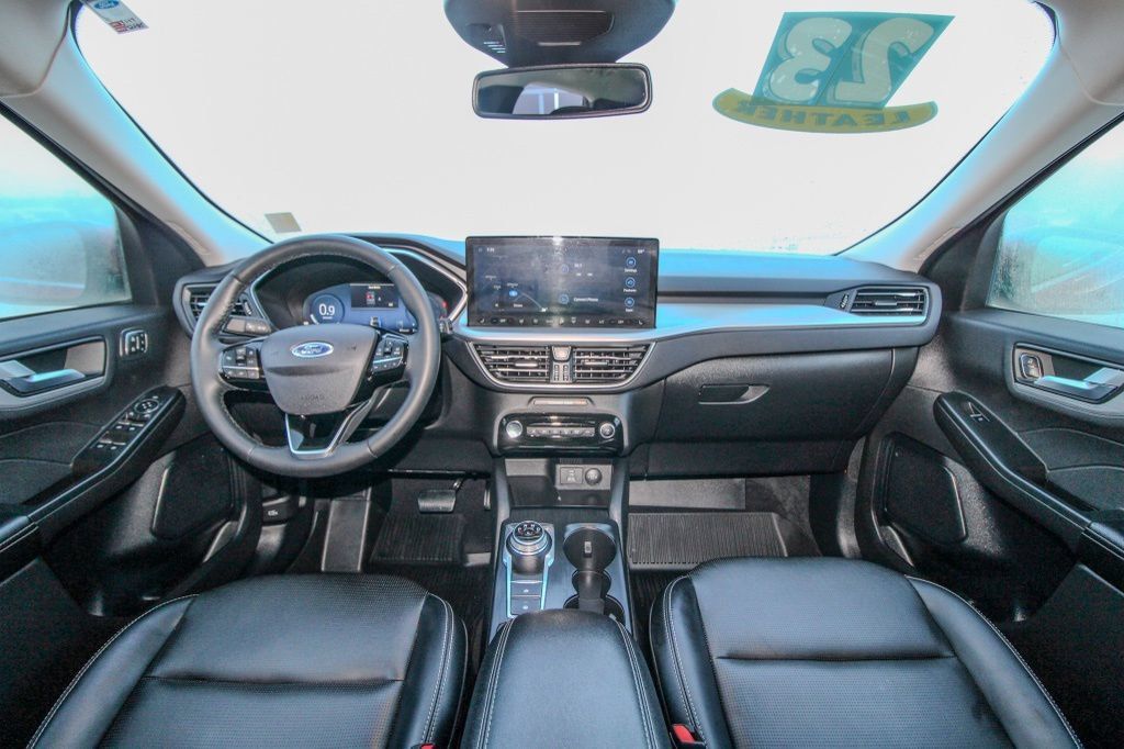 Used 2023 Ford Escape Platinum AWD/4WD image 10