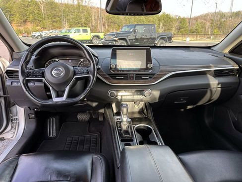 Used 2020 Nissan Altima 2.0 Platinum image 16