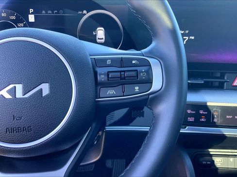 Used 2024 Kia Sportage SX image 22