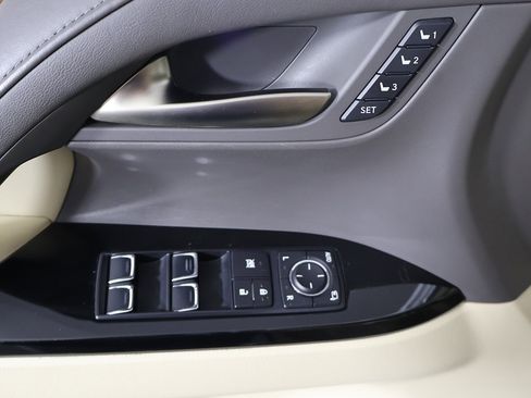 Used 2016 Lexus LX 570 4WD image 44