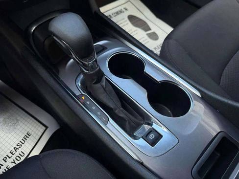 Used 2022 Chevrolet Malibu LT image 23