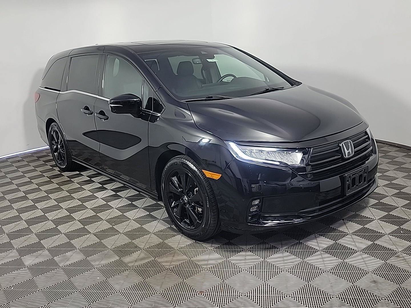 Certified 2023 Honda Odyssey Sport image 1