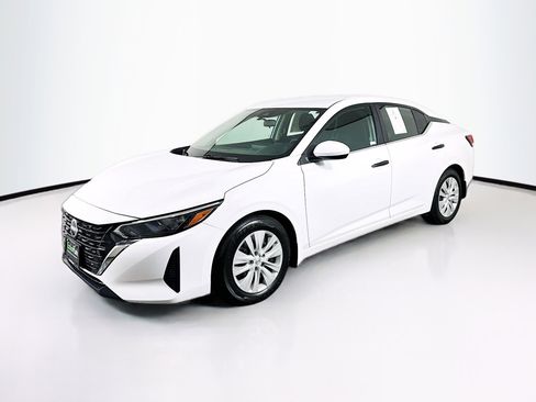 Used 2024 Nissan Sentra S FWD image 3