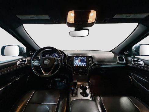 Used 2018 Jeep Grand Cherokee Overland AWD/4WD image 18