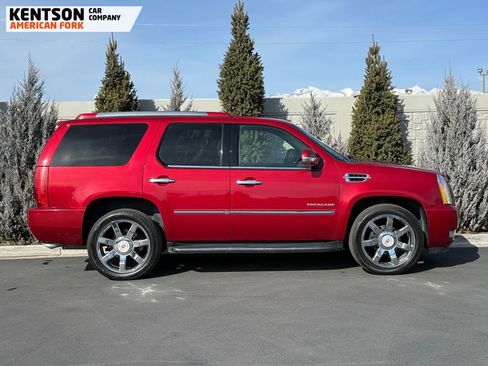 Used 2014 Cadillac Escalade Luxury image 11