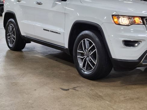 Used 2019 Jeep Grand Cherokee Limited image 16