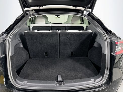 Used 2022 Tesla Model Y Long Range AWD/4WD image 29