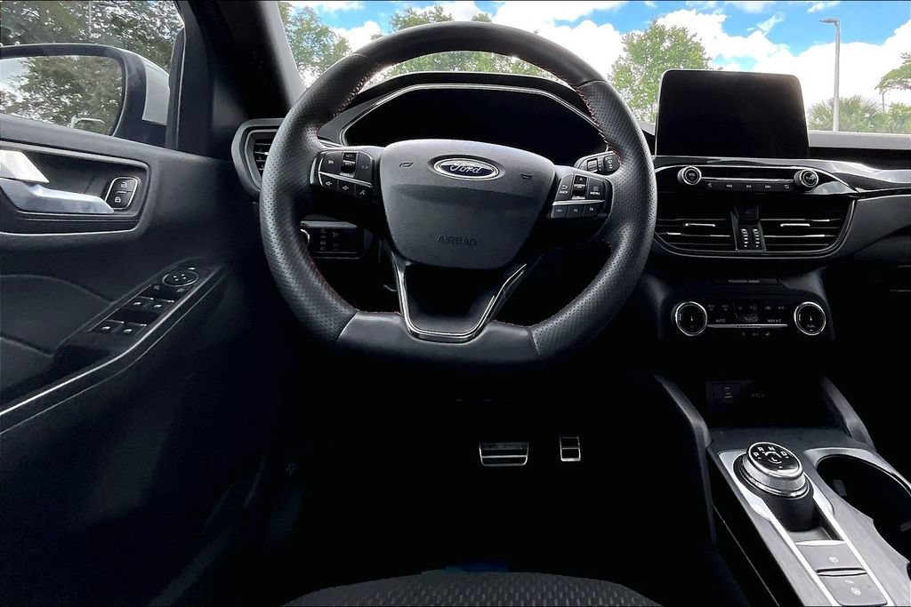 Used 2023 Ford Escape ST-Line Select AWD/4WD image 8