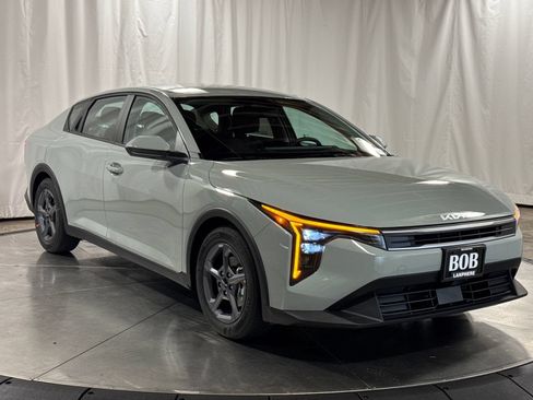 Certified 2026 Kia K4 FWD image 10