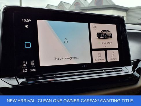 Used 2024 Volkswagen Atlas Cross Sport SE w/ Panoramic Sunroof Package FWD image 12
