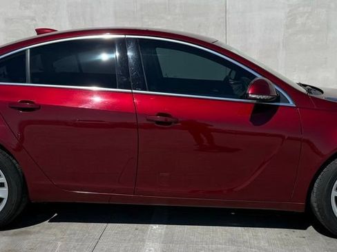 Used 2016 Buick Regal image 3