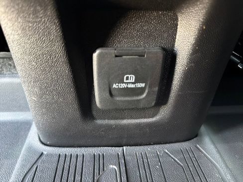 Used 2024 GMC Terrain SLT w/ Tech Package image 38