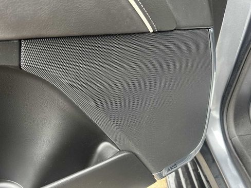 Used 2021 Cadillac Escalade Luxury image 23