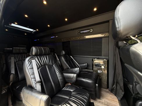 Used 2022 Mercedes-Benz Sprinter 3500 image 33