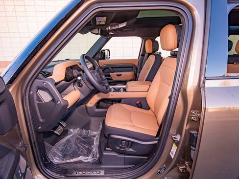 New 2025 Land Rover Defender 110 X image 36