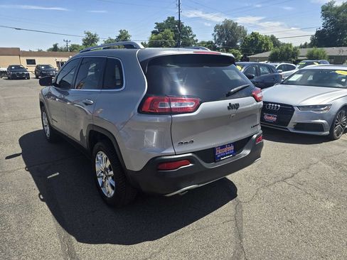Used 2017 Jeep Cherokee Limited AWD/4WD image 11