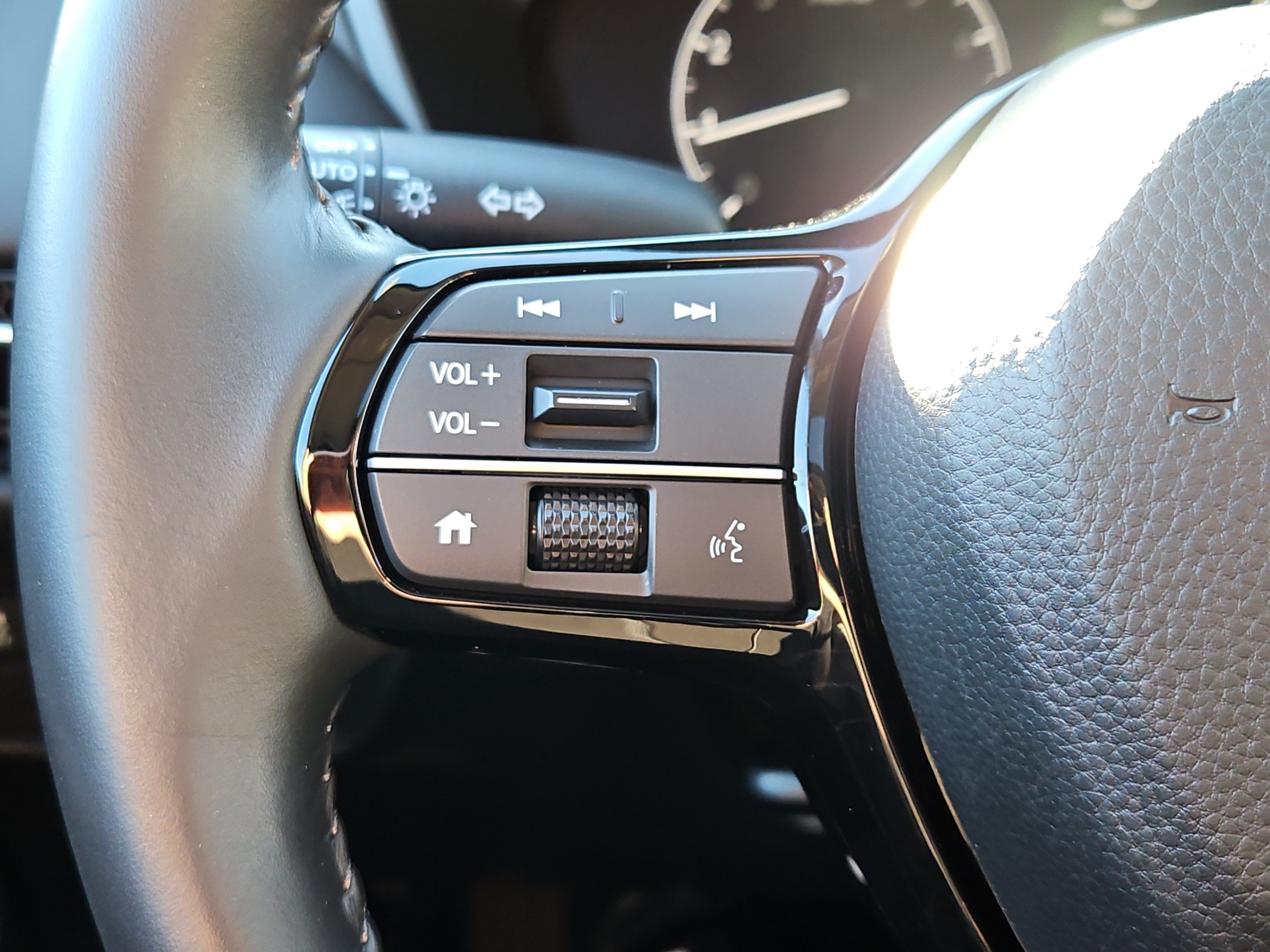 Certified 2024 Honda HR-V EX-L image 16