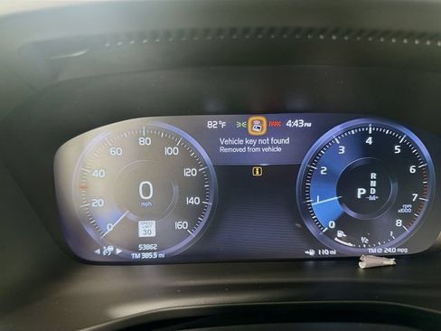 Used 2022 Volvo XC40 T5 R-Design AWD/4WD image 12