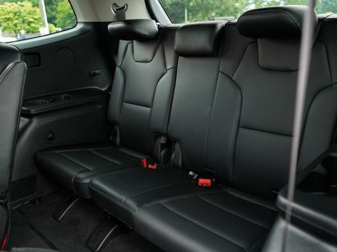 Used 2025 Kia Telluride S FWD image 15