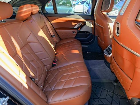 Used 2023 BMW 760i xDrive 760i xDrive w/ Executive Package image 32