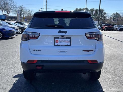 Used 2023 Jeep Compass Trailhawk image 4