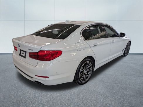 Used 2017 BMW 540i xDrive image 3