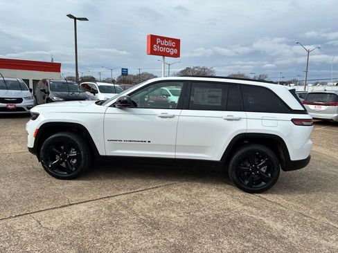 New 2025 Jeep Grand Cherokee Limited w/ Luxury Tech Group II image 2