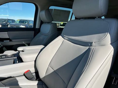 New 2026 Ford Expedition Active image 11