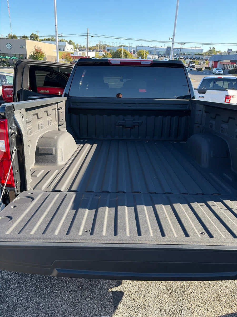 Used 2025 Chevrolet Silverado 1500 RST w/ Z71 Off-Road Package AWD/4WD image 31