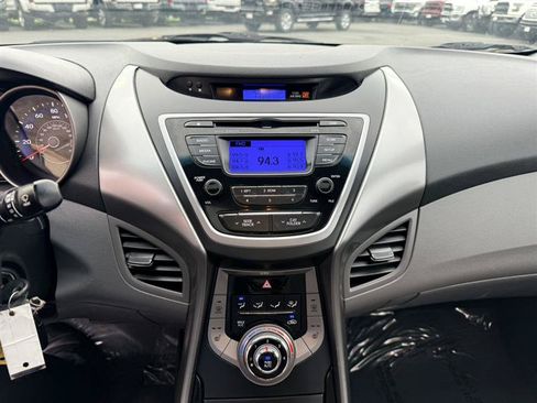 Used 2013 Hyundai Elantra Limited FWD image 30