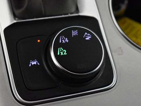 Used 2025 Chevrolet Blazer LT AWD/4WD image 34