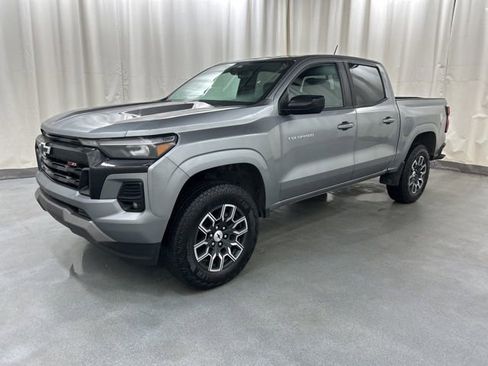 Used 2023 Chevrolet Colorado Z71 w/ Z71 Convenience Package 2 image 2