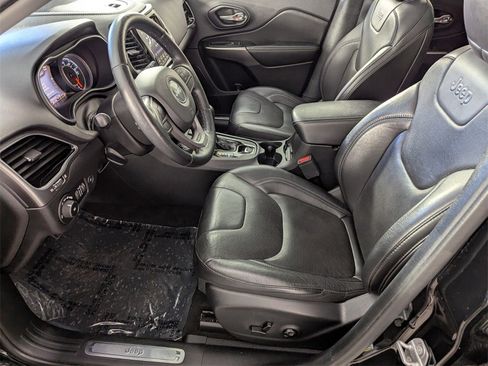 Used 2020 Jeep Cherokee Limited image 11