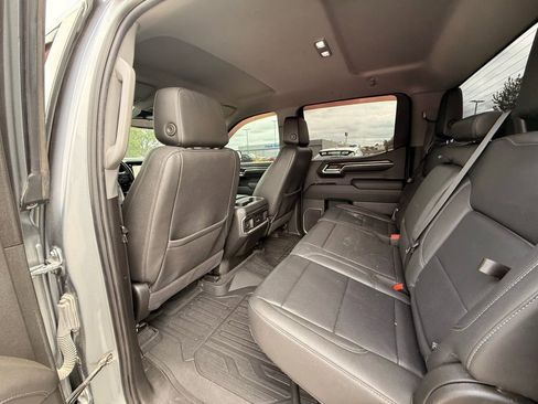 Used 2023 GMC Sierra 1500 SLT w/ SLT Premium Package AWD/4WD image 33