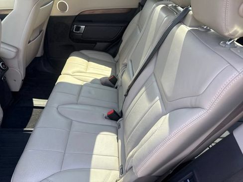 Used 2017 Land Rover Discovery HSE AWD/4WD image 21