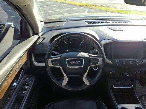 Used 2019 GMC Terrain Denali w/ Comfort Package image 12