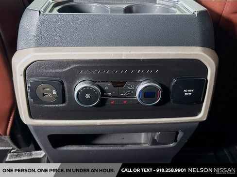 Used 2022 Ford Expedition Limited image 27