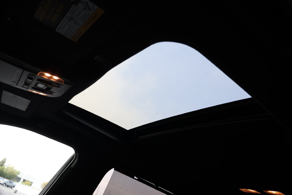 Used 2022 Toyota Highlander XSE FWD image 36