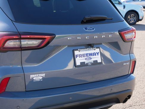 Certified 2023 Ford Escape ST-Line Elite AWD/4WD image 12
