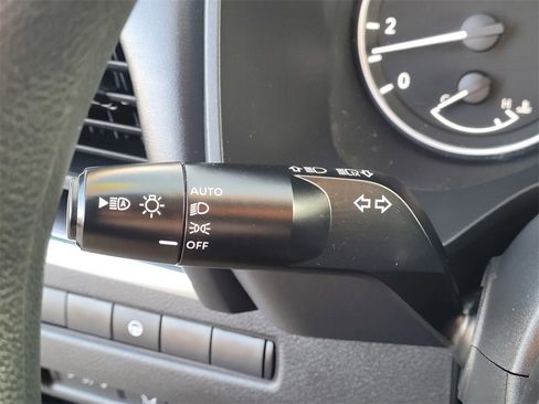 Used 2024 Nissan Rogue SV image 16